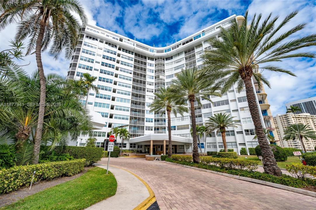 100 Golden Isles Dr 104, Hallandale Beach, Floride 33009, États-Unis