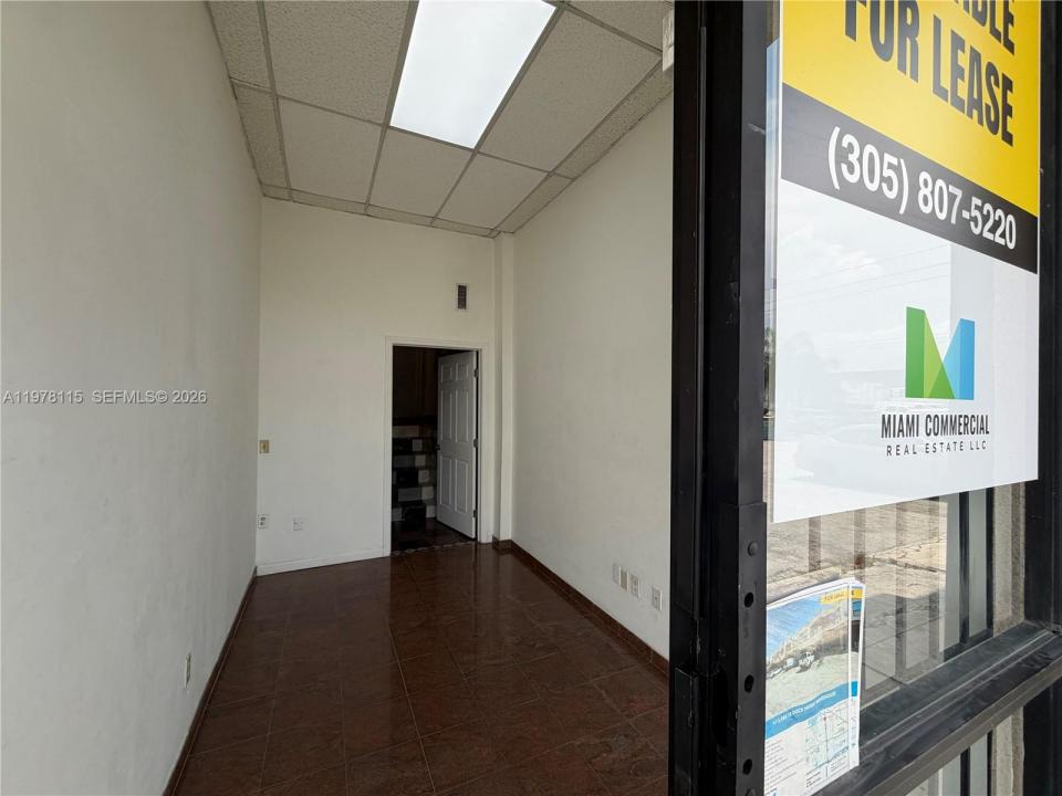 6850 NW 77th Ct 6850, Medley, Floride 33166, États-Unis