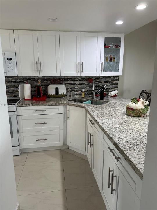 2385 W 69th St 2385-A, Hialeah, Florida 33016, USA