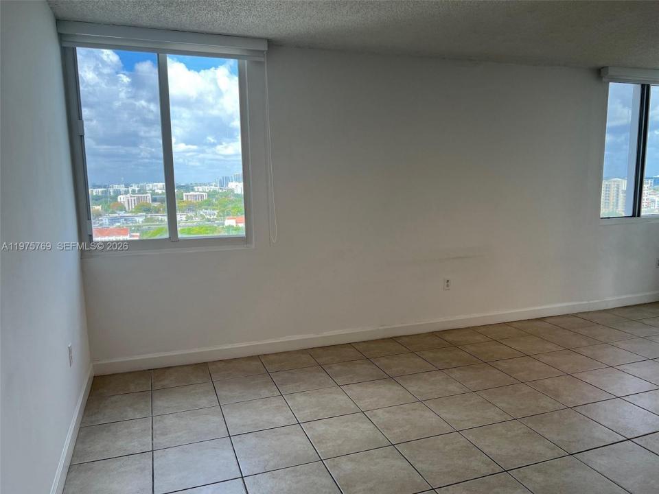 850 N Miami Ave W-1808, Miami, Florida 33136, USA
