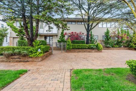 40 Cayuga Avenue, Hempstead, New York 11509, Stati Uniti