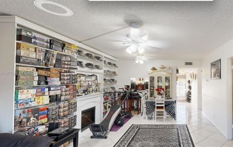 6570 Royal Palm Blvd 215J, Margate, Florida 33063, USA