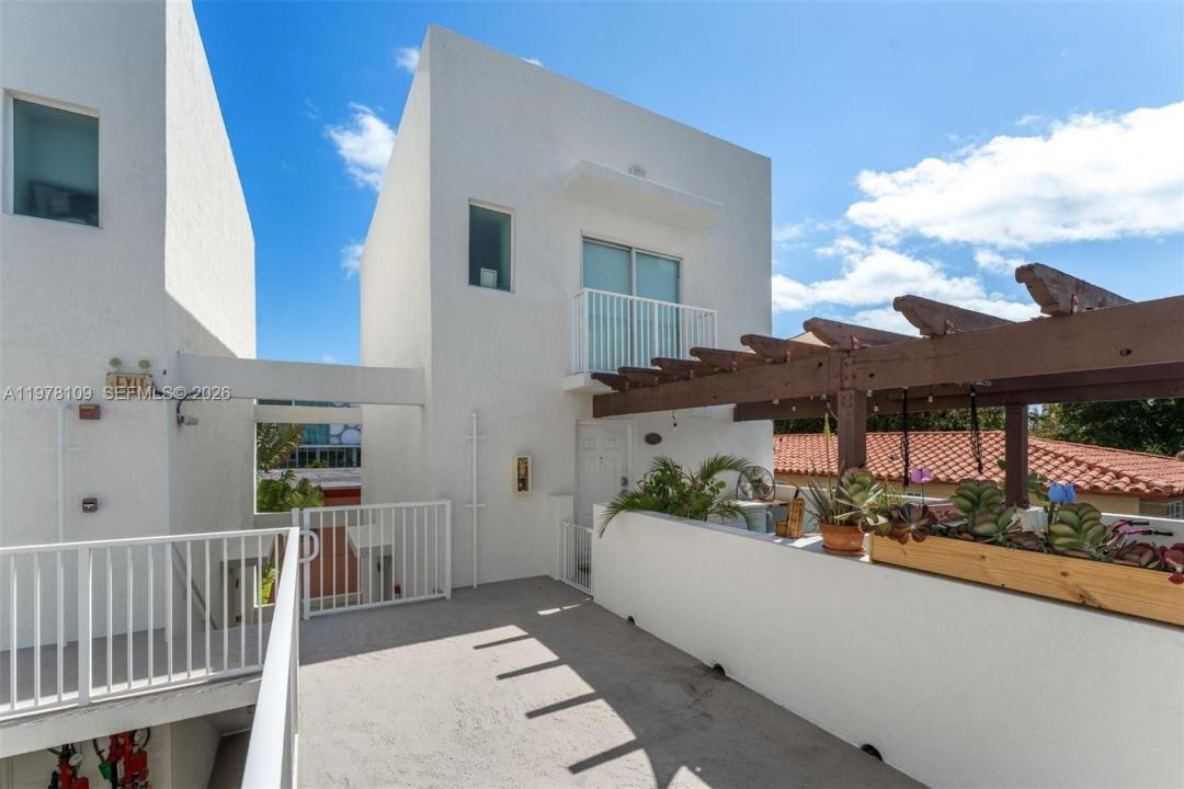 630 85th St 205, Miami Beach, Flórida 33141, Estados Unidos