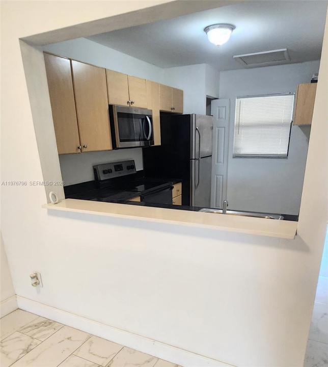 902 NE 209 St 203-40, Miami, فلوريدا 33179, الولايات المتحدة