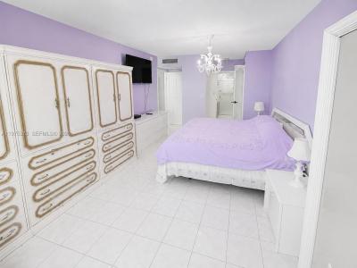 3180 S Ocean Dr 201, Hallandale Beach, Florida 33009, USA