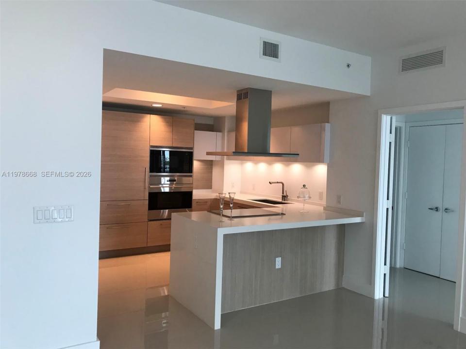 17111 Biscayne Blvd 408, North Miami Beach, 플로리다 33160, 미국