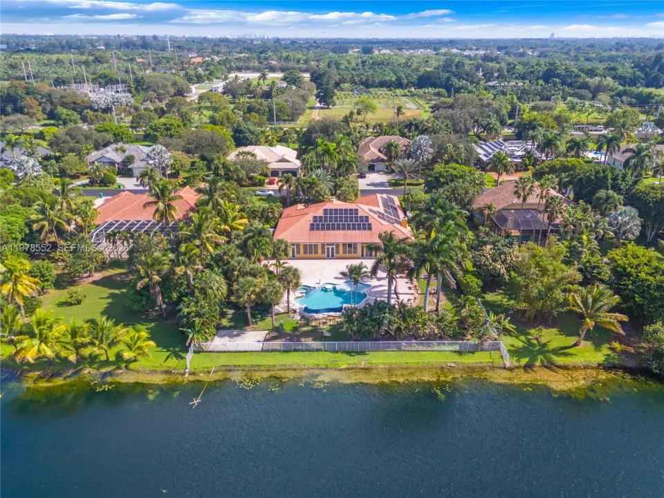 2161 SW 131st Ter, Davie, Florida 33325