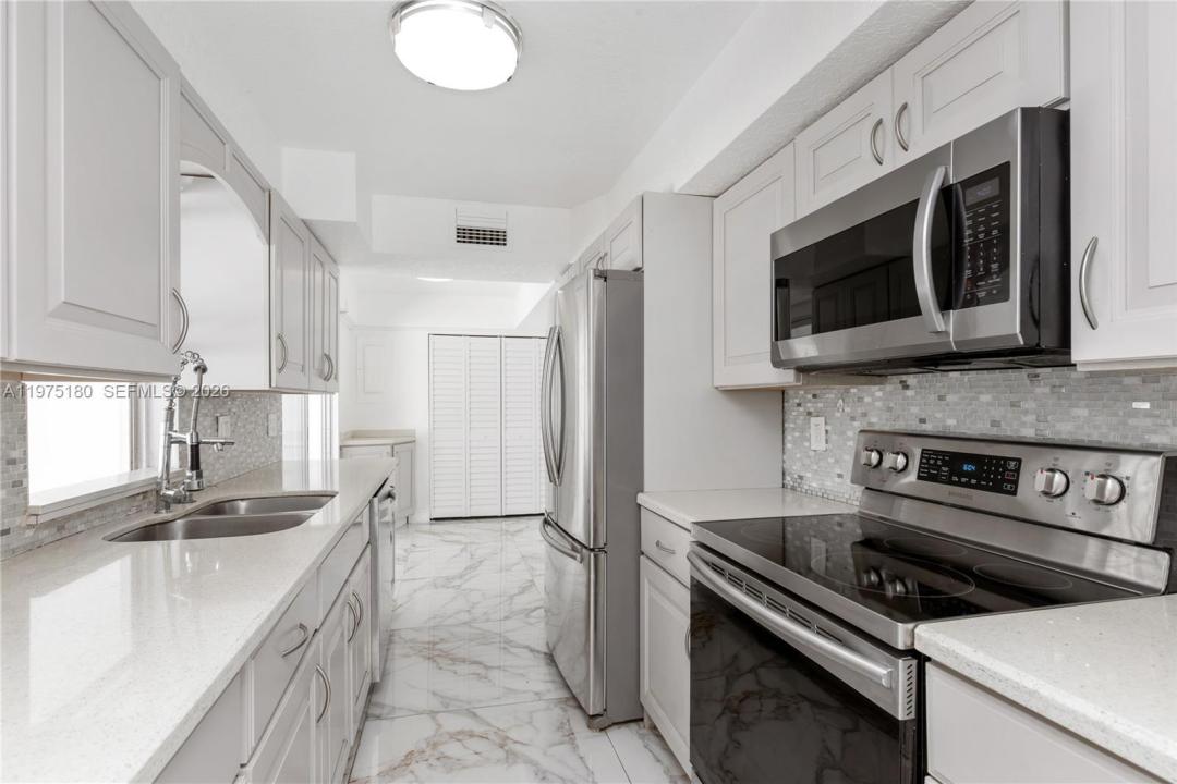 7906 NW 74th Ave, Tamarac, Floride 33321, États-Unis
