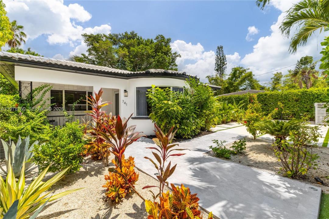741 NE 87th St, Miami, Floride 33138, États-Unis