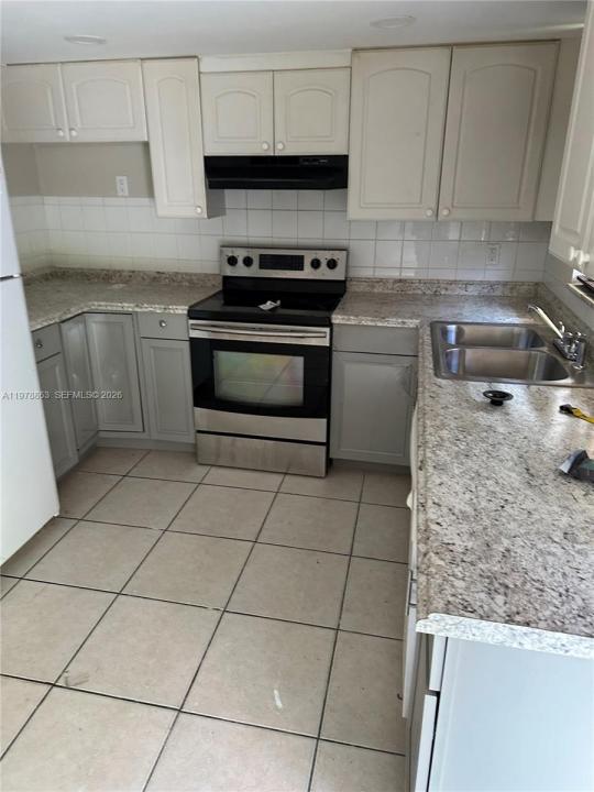 5223 NW 27th St 9B, Lauderhill, Florida 33313, Stati Uniti