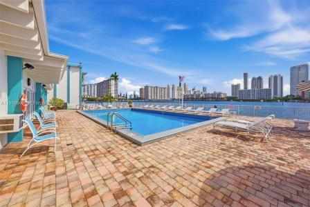 3922 NE 166th St S209, North Miami Beach, Florida 33160, USA