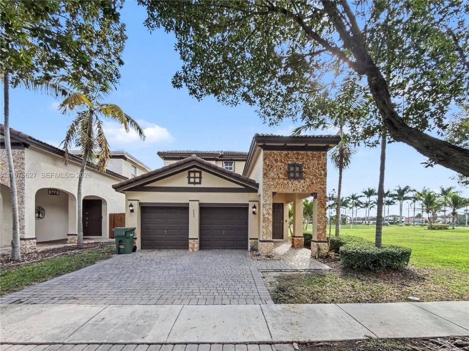 363 NE 25th Ter, Homestead, Florida 33033, USA