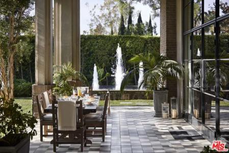 Delfern Drive, Los Angeles, Kaliforniya 90077, Amerika Birleşik Devletleri