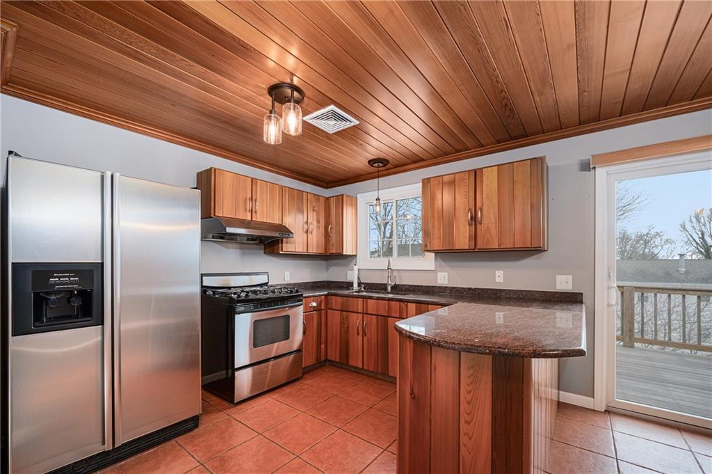 190 Gladstone Street 2, Cranston, רוד איילנד 02920, ארצות הברית של אמריקה