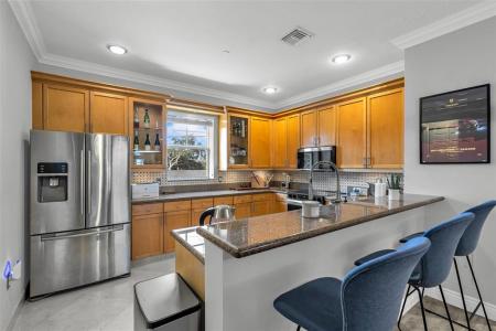 1033 NE 17th Way 1905, Fort Lauderdale, Florida 33304, USA