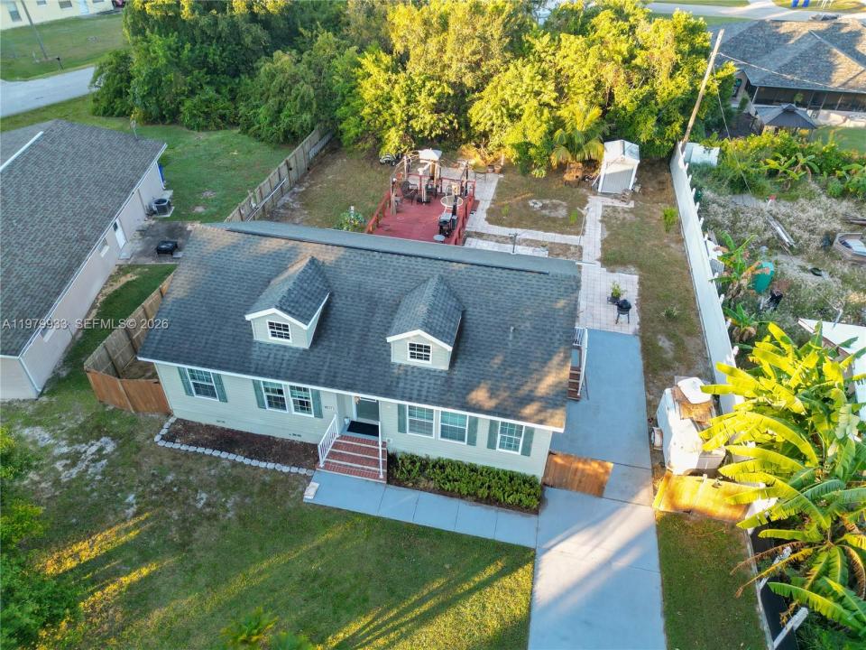 3713 Wild Violet Avenue, Sebring, Florida 33876, USA