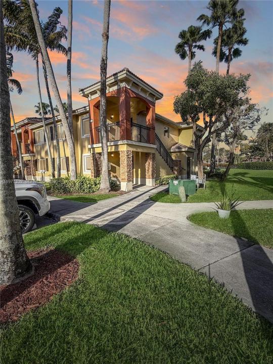 945 NE 34th Ave 204, Homestead, Florida 33033, USA