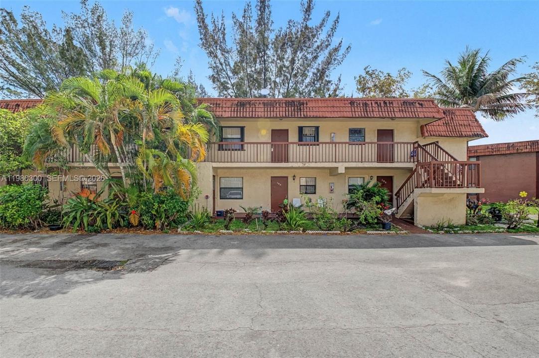6525 W 26th Dr 204-37, Hialeah, Floride 33016, États-Unis