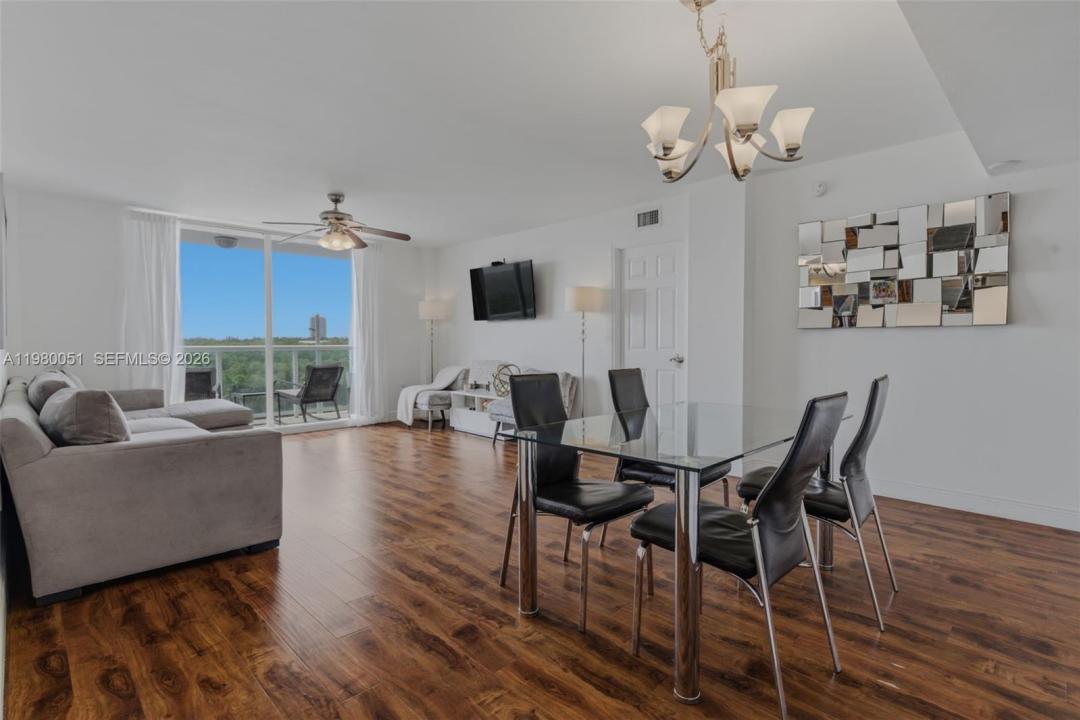 2841 NE 163rd St 802, North Miami Beach, Floride 33160, États-Unis