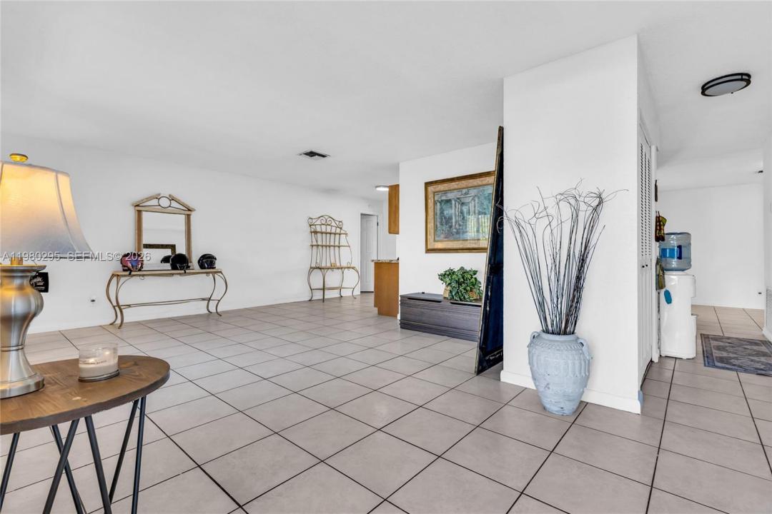 8209 NW 91st Ave, Tamarac, Florida 33321, USA