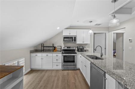 5 Hill Street 3, Smithfield, RI 02917, USA