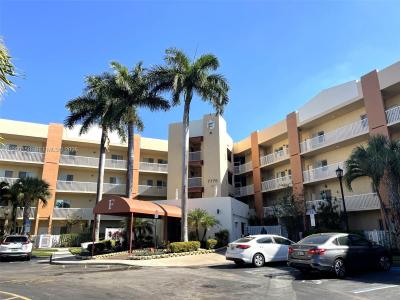 7775 Yardley Dr 409, Tamarac, Florida 33321, USA