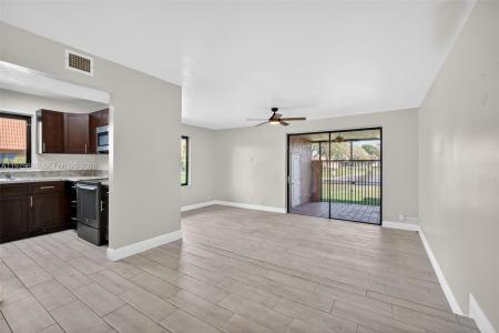 1451 NW 92nd Ave 191, Pembroke Pines, Florida 33024, USA