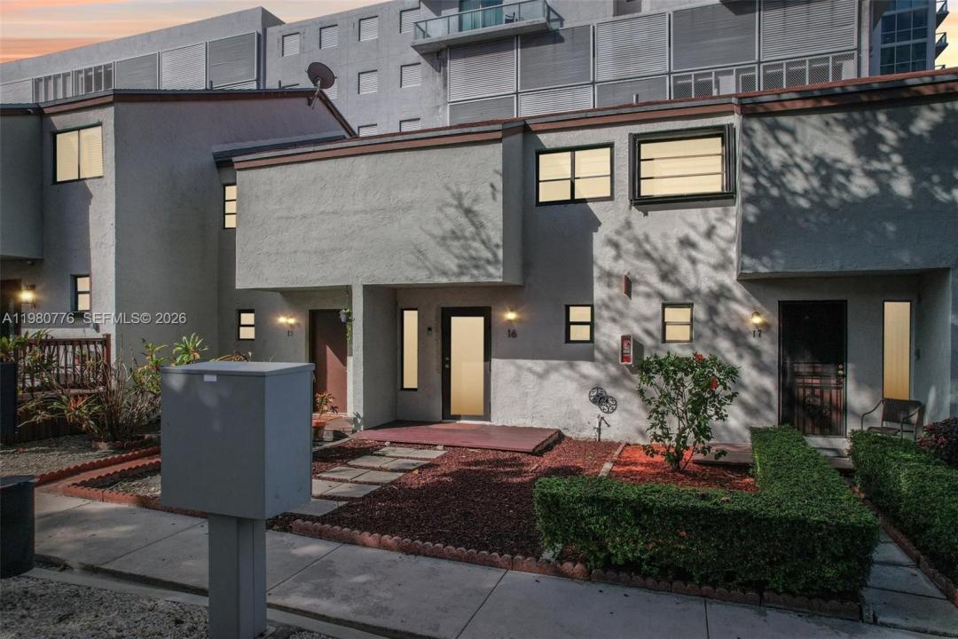 1901 NW S River Dr 16B, Miami, Florida 33125, Stati Uniti