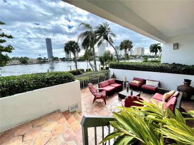 19707 Turnberry Way TH-5, Aventura, Florida 33180, USA