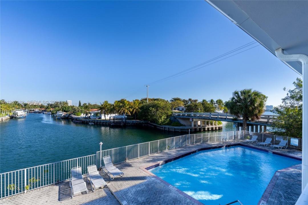 2225 NE 123rd St 215, North Miami, Florida 33181, Stati Uniti