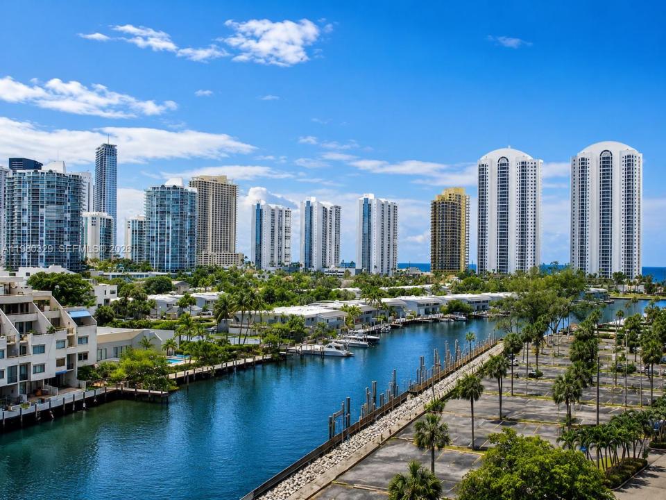 400 Kings Point Dr 812, Sunny Isles Beach, فلوريدا 33160, الولايات المتحدة