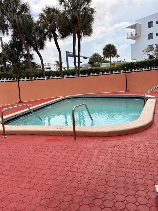 8101 Byron Ave 509, Miami Beach, Floride 33141, États-Unis