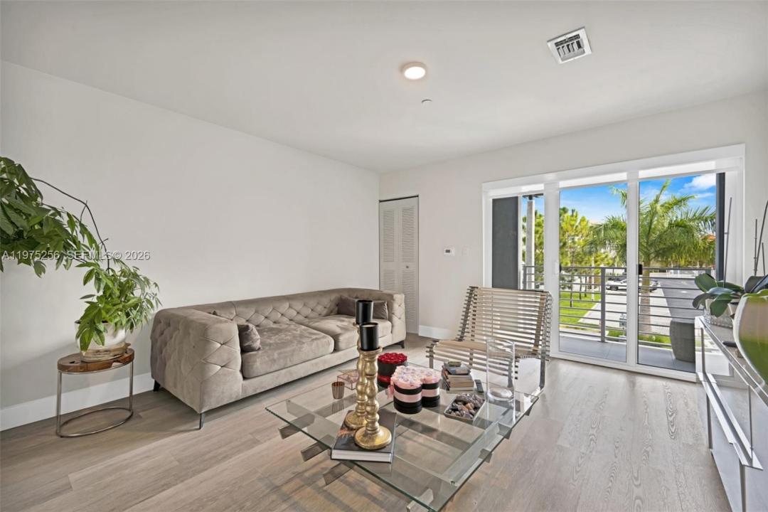 2535 NE 193rd St 3209, Miami, Florida 33180, Stati Uniti