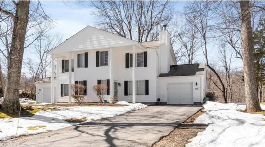 63 Governors Hill 63, West Warwick, RI 02893, USA