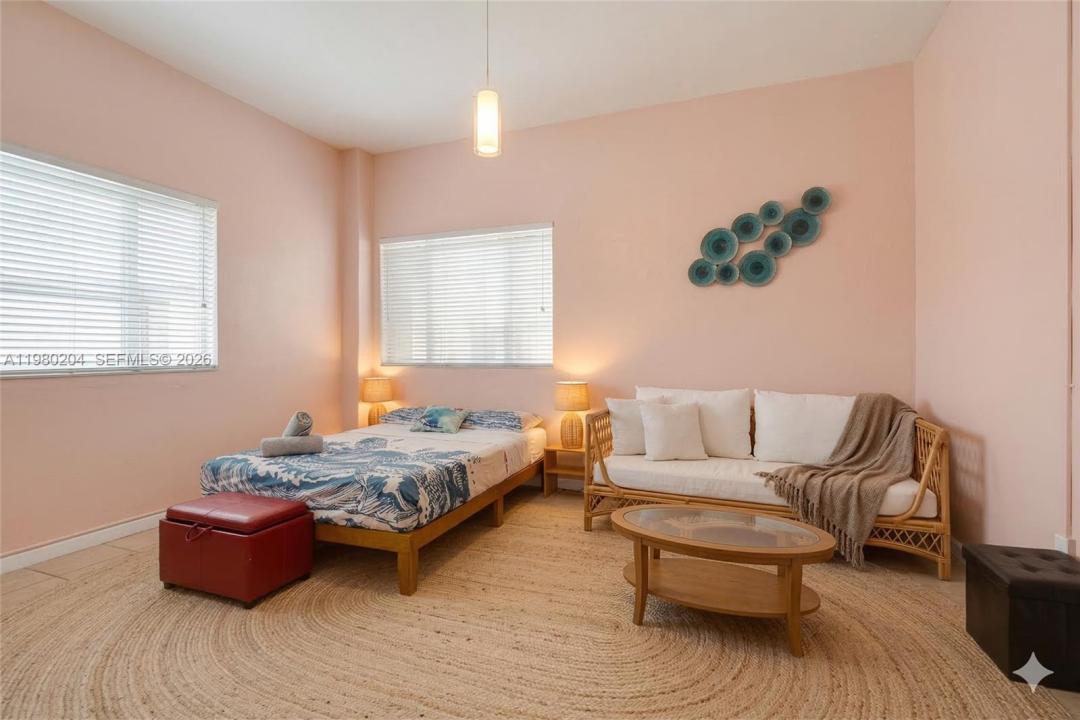 255 W 24th St 107, Miami Beach, Florida 33140, USA