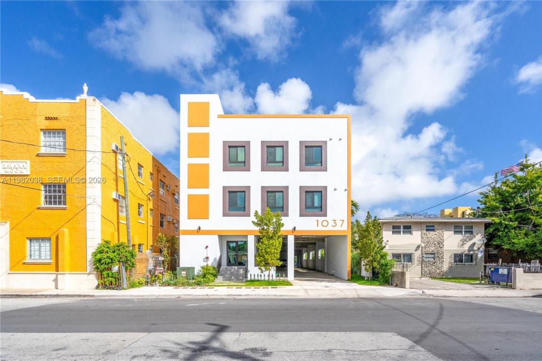 1037 NW 2nd St 3A, Miami, Floride 33128, États-Unis