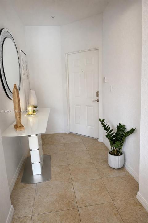 8899 NW 107th Ct 219, Doral, Floride 33178, États-Unis