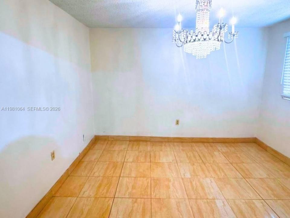 3250 NW 14th Ter, Miami, Floride 33125, États-Unis