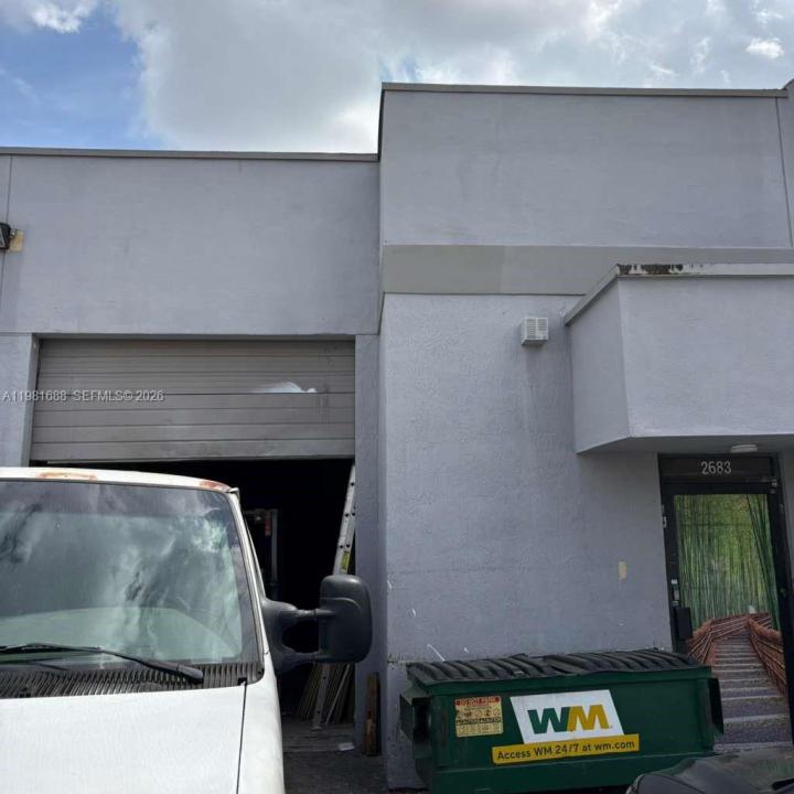 2683 76, Hialeah, Florida 33016, USA