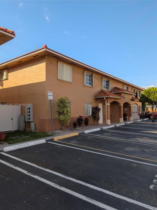 2485 W 76th St 109, Hialeah, Florida 33016, USA