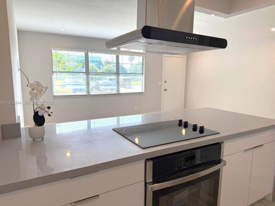 301 SW 135th Ave 108C, Pembroke Pines, Florida 33027, USA