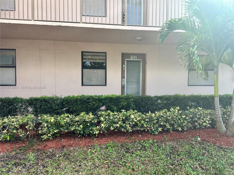 10434 Sunrise Lakes Blvd 102, Sunrise, Floryda 33322, USA