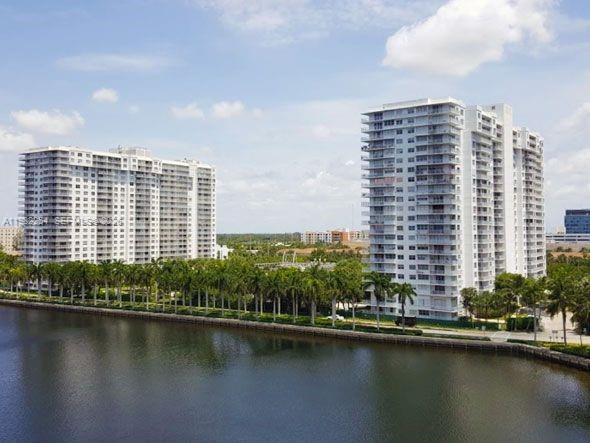 2851 NE 183rd St 212E, Aventura, Floride 33160, États-Unis
