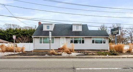 930 Sunrise Highway, Babylon, New York 11704, États-Unis