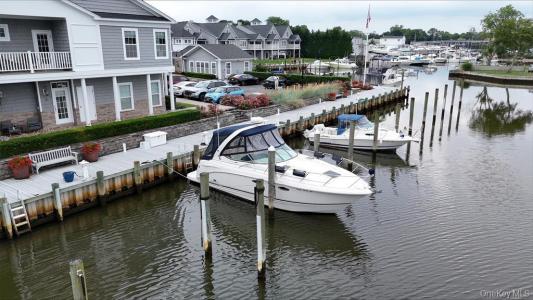 36 Nicole Court, Babylon, New York 11726, Stati Uniti