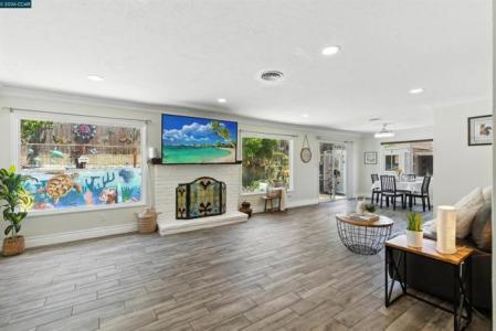 Valle Vista Ave, Vallejo, California 94589-2826