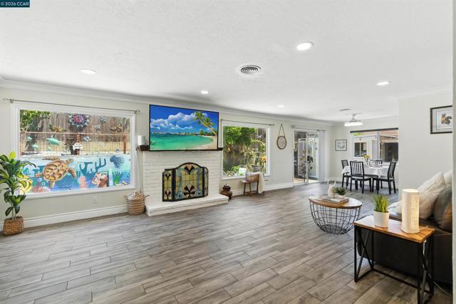 Valle Vista Ave, Vallejo, California 94589-2826, HOA KỲ