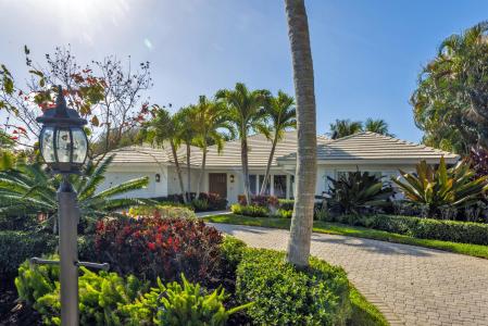 2720 Cardinal Circle, Gulf Stream, Florida 33483