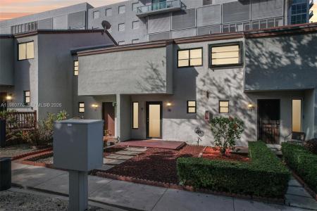 1901 NW S River Dr 16B, Miami, Florida 33125, USA