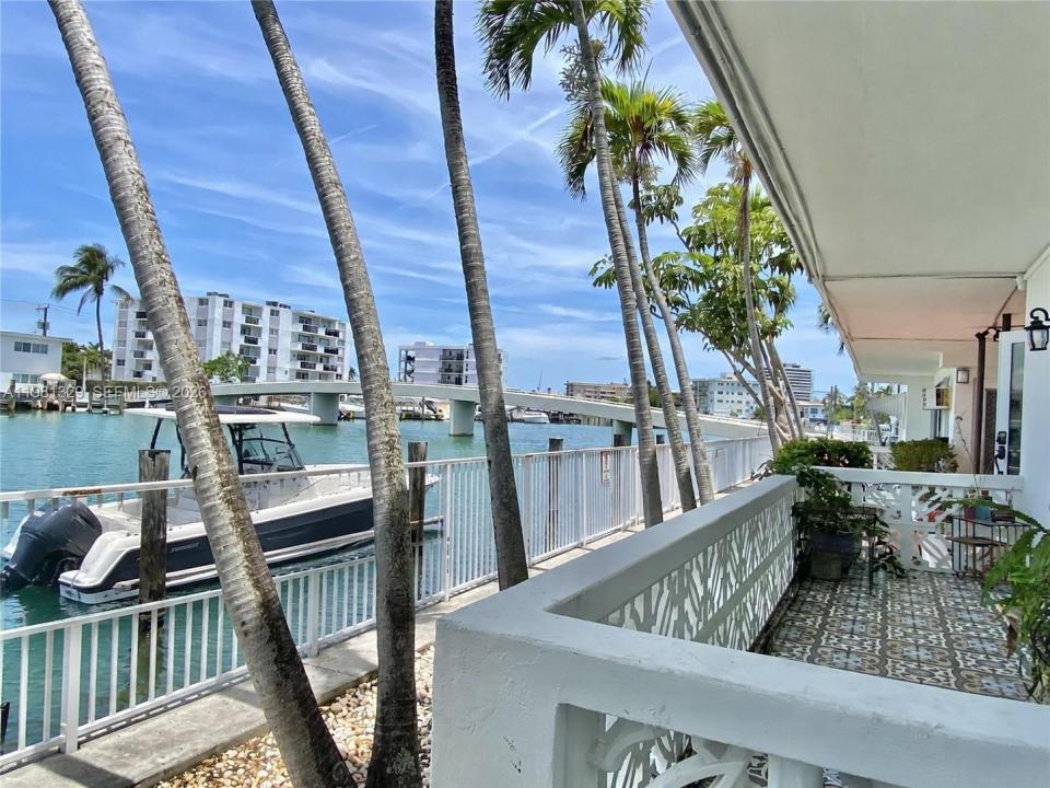 8040 Tatum Waterway Dr 5, Miami Beach, Floride 33141, États-Unis
